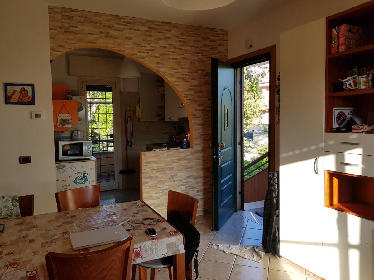 Villa Rimini - Seaview & Roman Holidays Apartments - Garden&Beach 300Mt Anzio Zimmer foto
